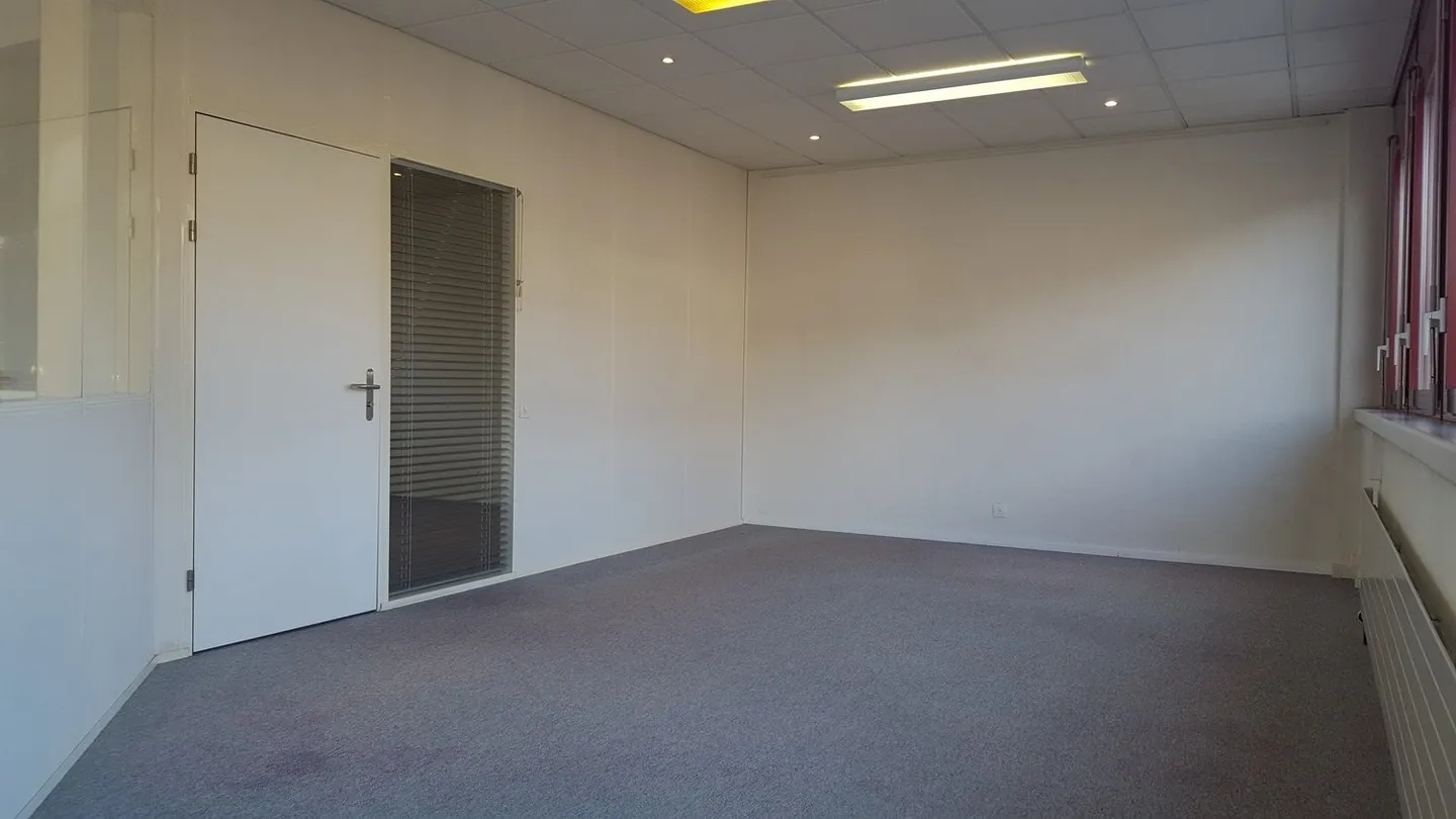 Bureau lumineux de 51m2 à Marly ! - Photo 2 sur 5