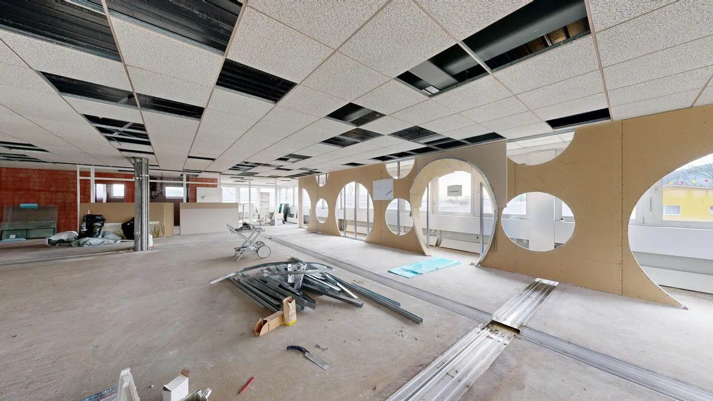 Proprietà commerciale unica con due appartamenti mansardati di 4,5 stanze - Foto 12 di 21