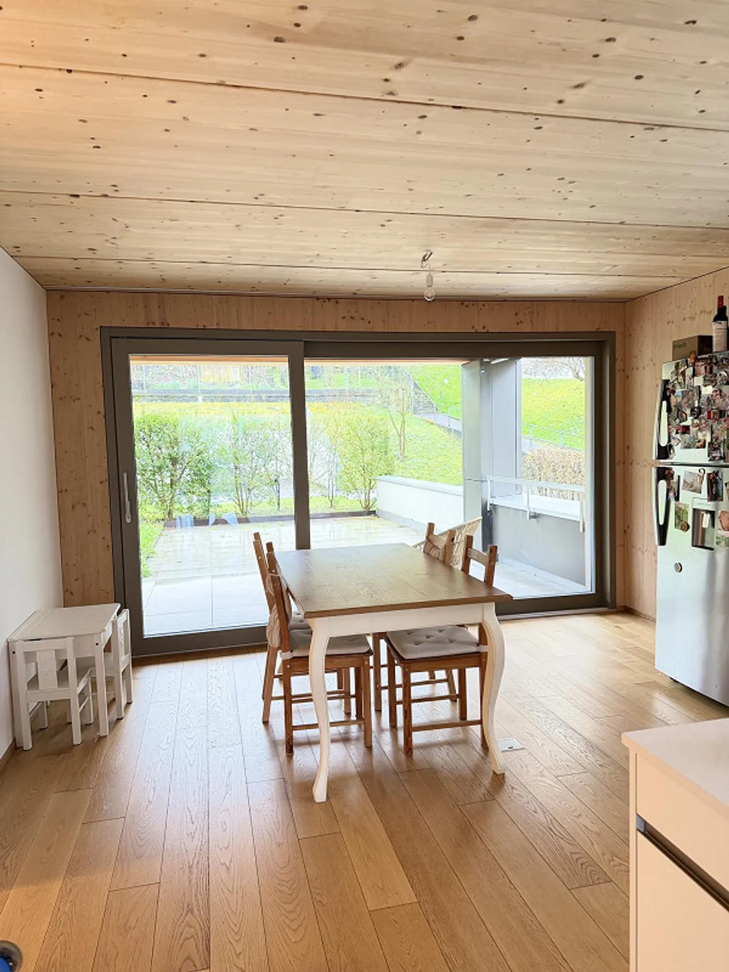 Modern 4.5-room apartment • 138 m² • Two private gardens in Küssnacht - Photo 4 of 19