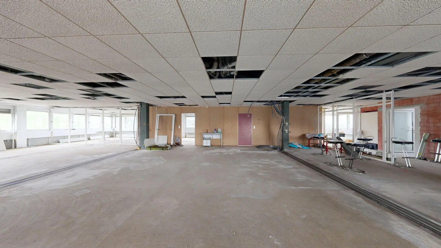 Proprietà commerciale unica con due appartamenti mansardati di 4,5 stanze - Foto 13 di 21