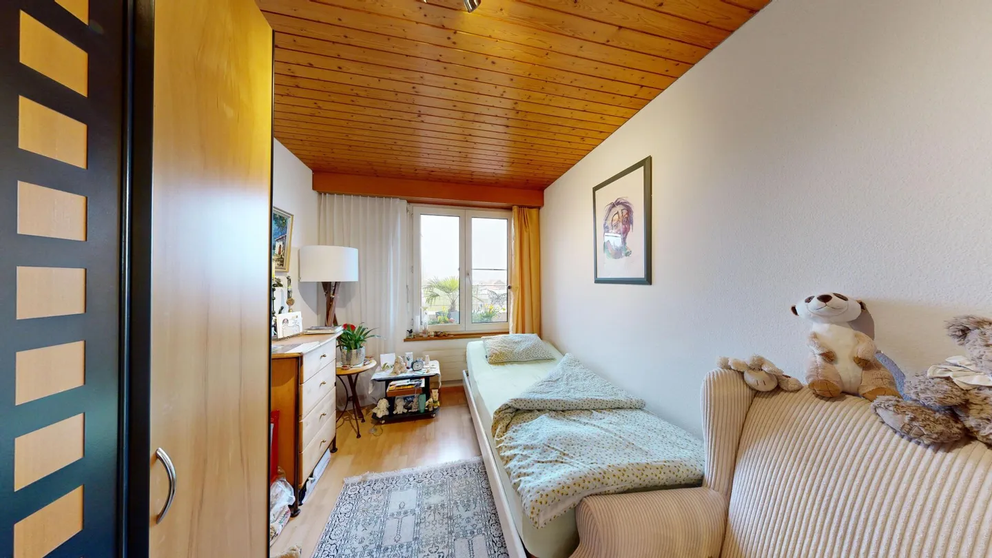 Proprietà commerciale unica con due appartamenti mansardati di 4,5 stanze - Foto 17 di 21