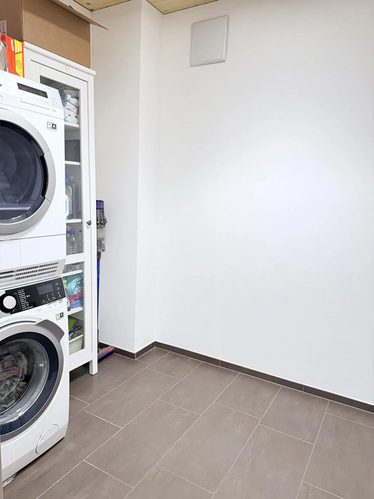 Modern 4.5-room apartment • 138 m² • Two private gardens in Küssnacht - Photo 14 of 19