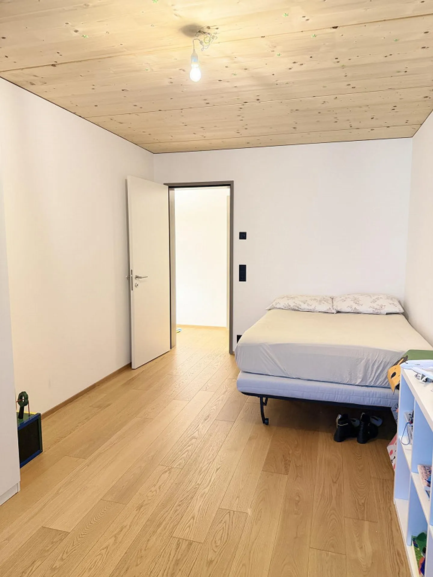 Modern 4.5-room apartment • 138 m² • Two private gardens in Küssnacht - Photo 16 of 19