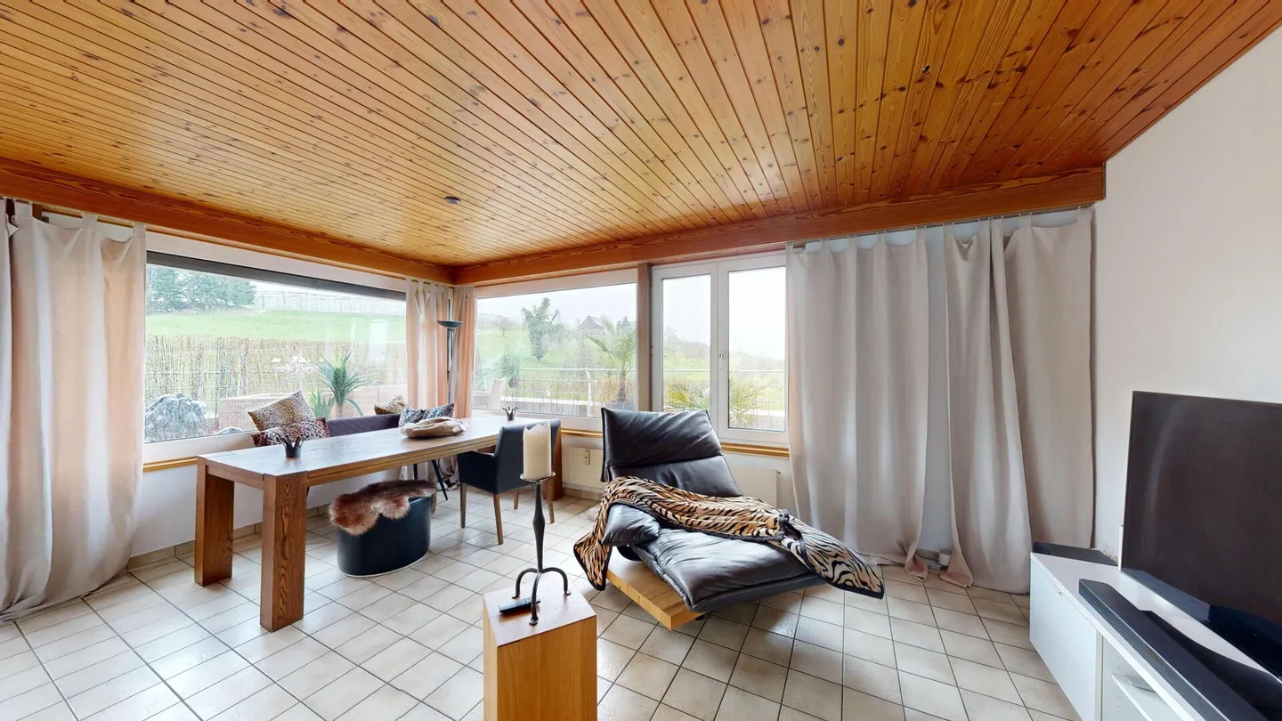 Proprietà commerciale unica con due appartamenti mansardati di 4,5 stanze - Foto 20 di 21