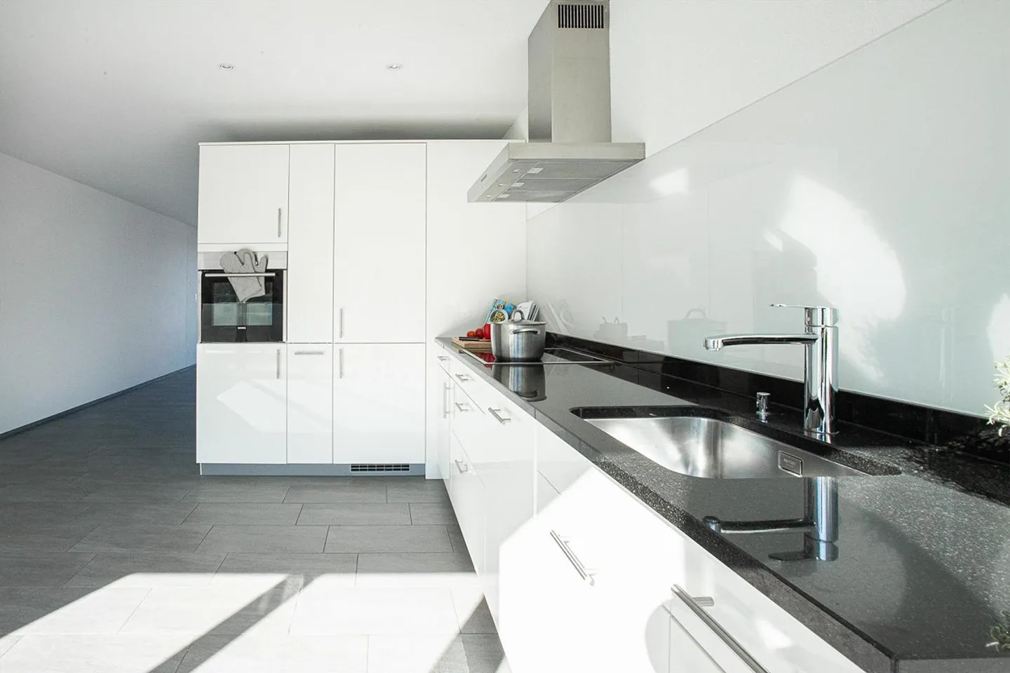 Attikawohnung mit traumhafter Seesicht - Foto 2 von 9