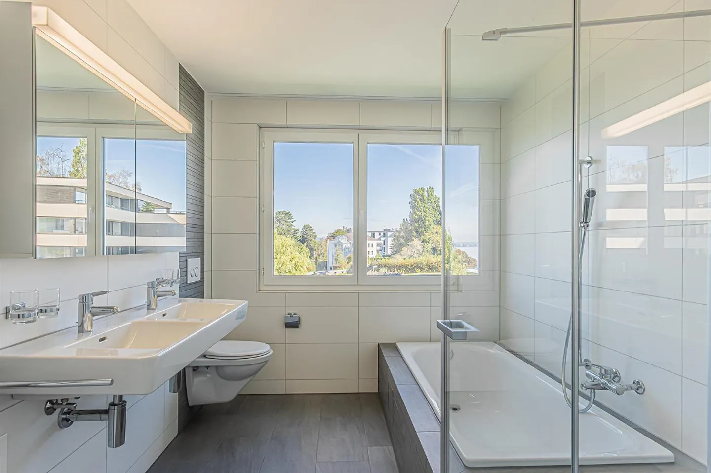 Attikawohnung mit traumhafter Seesicht - Foto 5 von 9