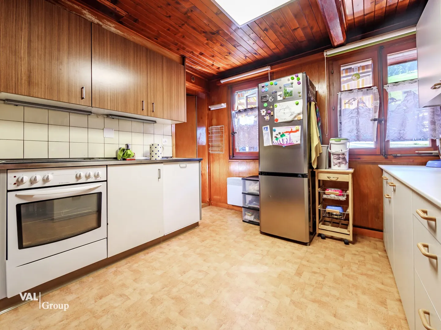 Affascinante casa residenziale con fienile convertito e ulteriore potenziale di sviluppo - Foto 3 di 12