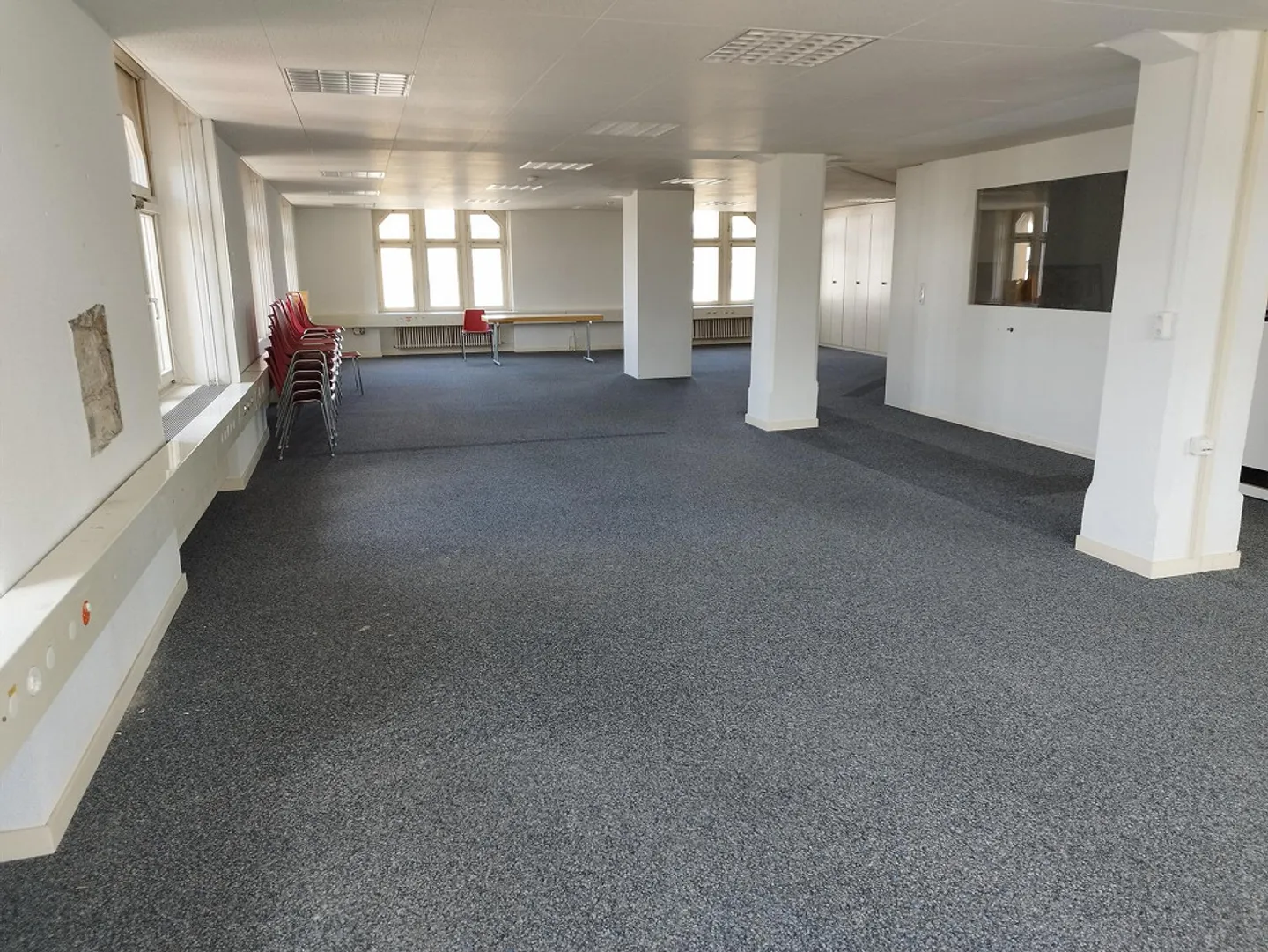 Spazi per ufficio e atelier nella «Zentrale Pratteln» - Foto 1 di 5
