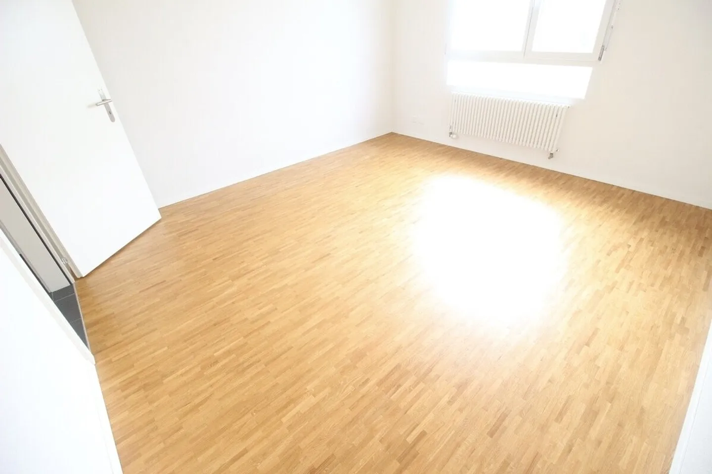 3,5 Zimmer Gehäuse - Foto 3 von 10