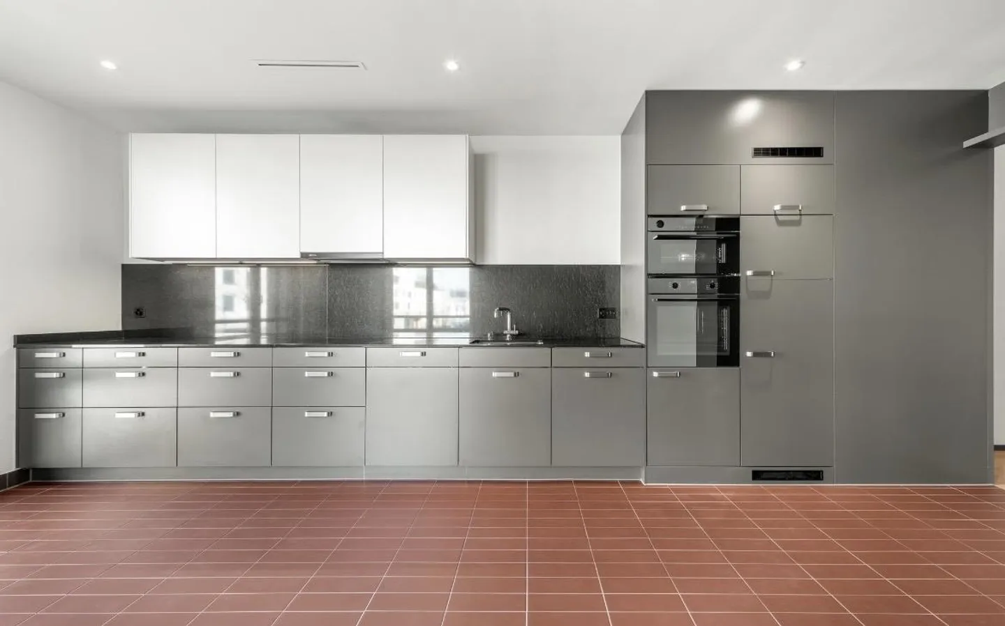 3.5 room apartment in Kreis 2 - Photo 6 of 6