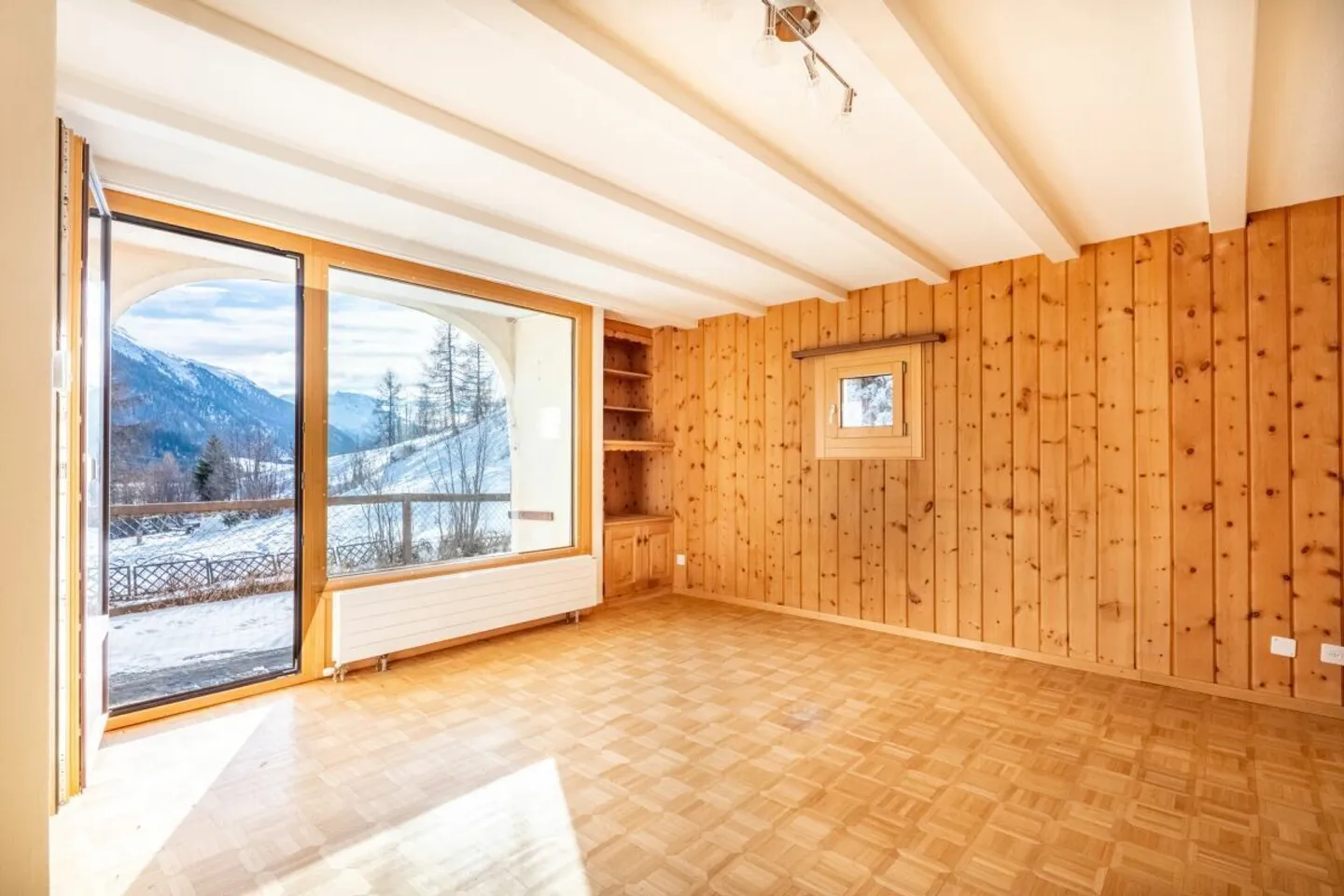 Appartement exclusif de 4,5 pièces dans un emplacement privilégié et calme à La Punt Chamues-ch - Photo 3 sur 21