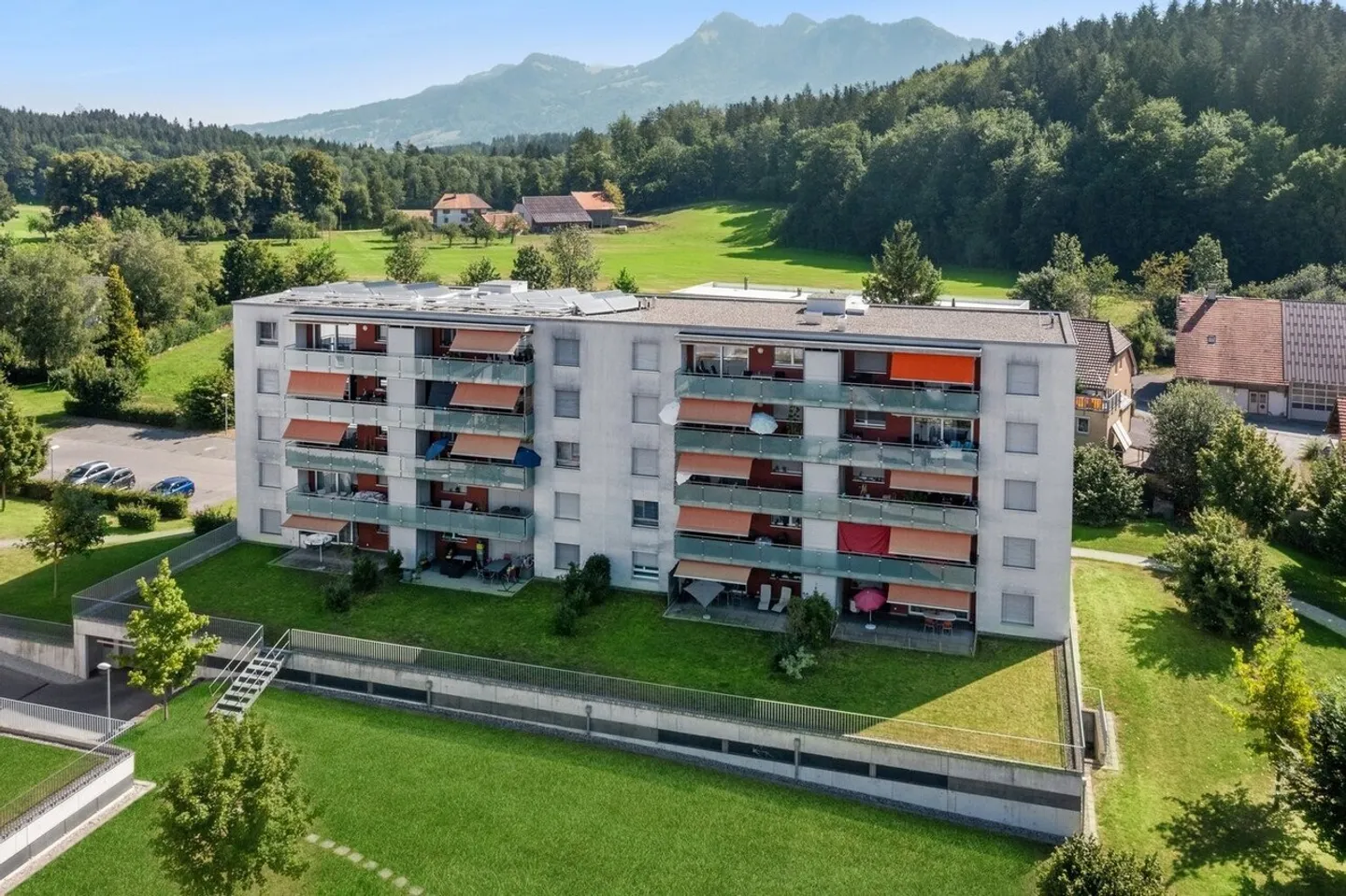3,5 Zimmer Gehäuse - Foto 9 von 10
