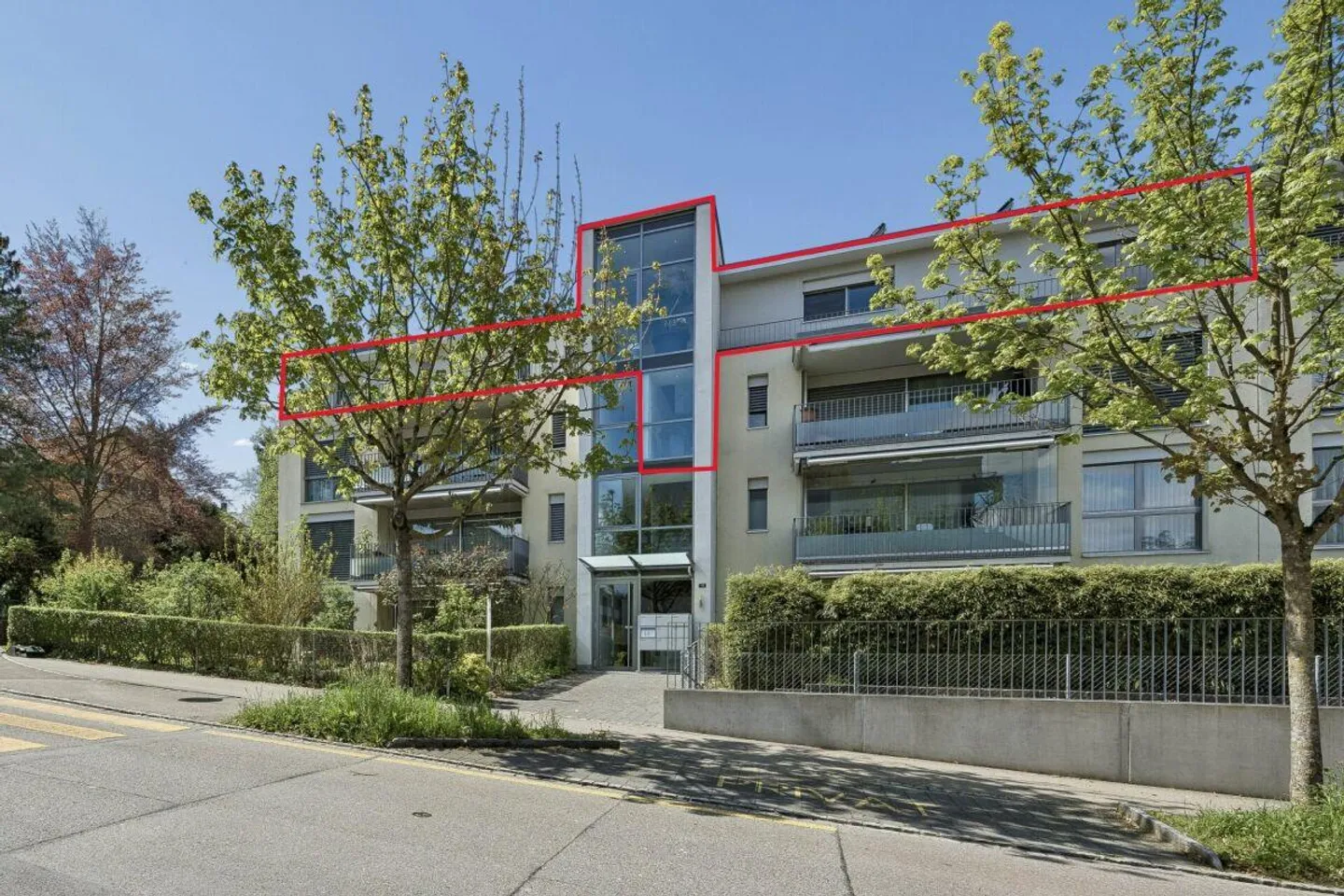 Rare residential jewel - 5.5-room penthouse apartment in the heart of Rheinfelden - Photo 3 of 13
