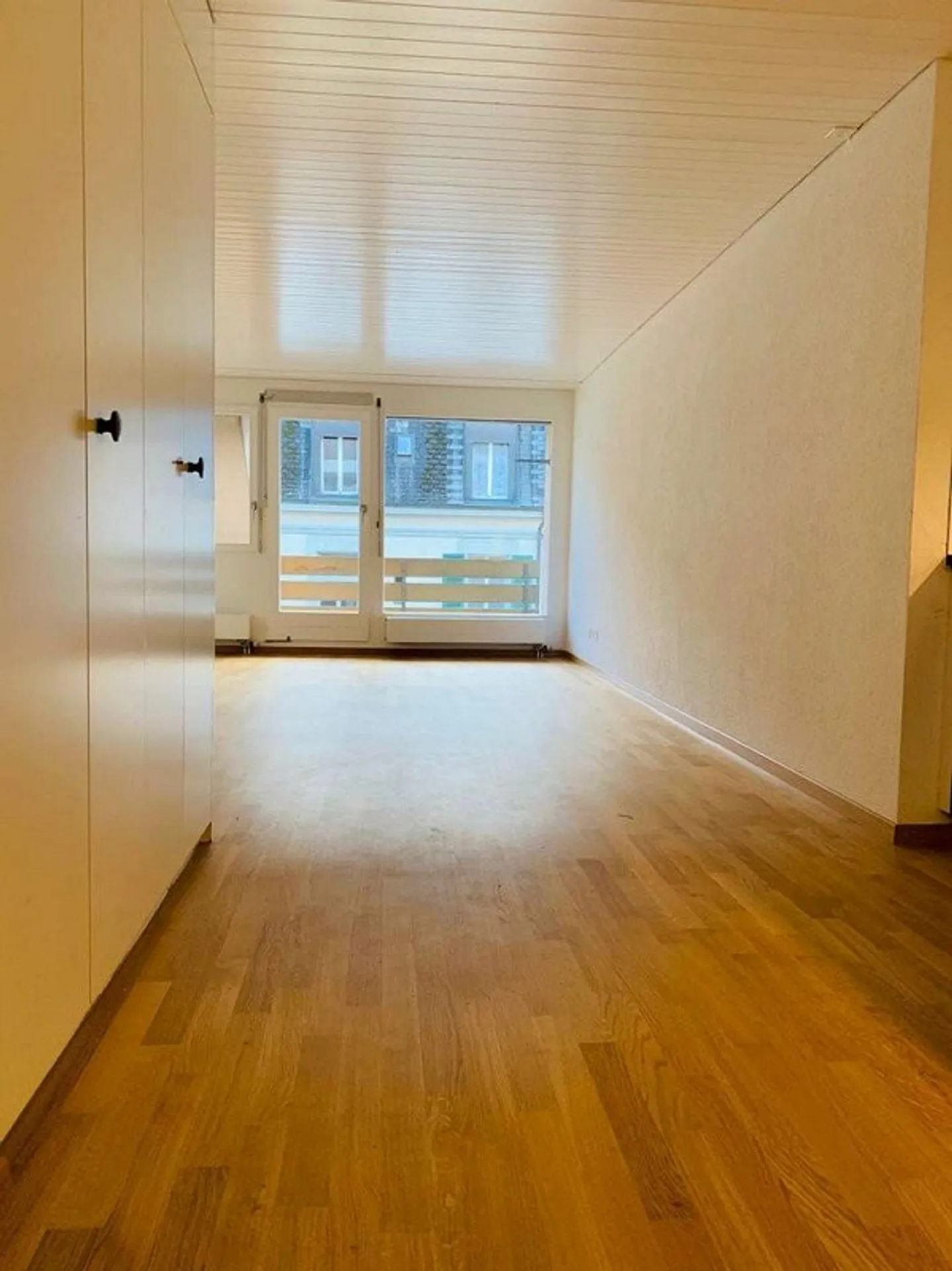 Bel appartement dans un emplacement calme - Photo 2 sur 7