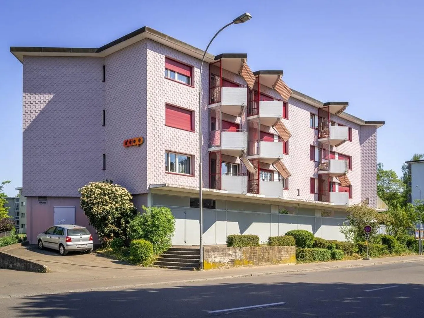 Comfortable Apartment in Urban Center - Photo 1 of 5