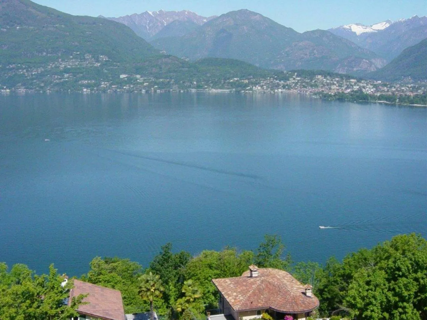 Terreno edificabile di 891 m2 zona R2 con 2226 m2 bosco con vista lago - Foto 4 di 6