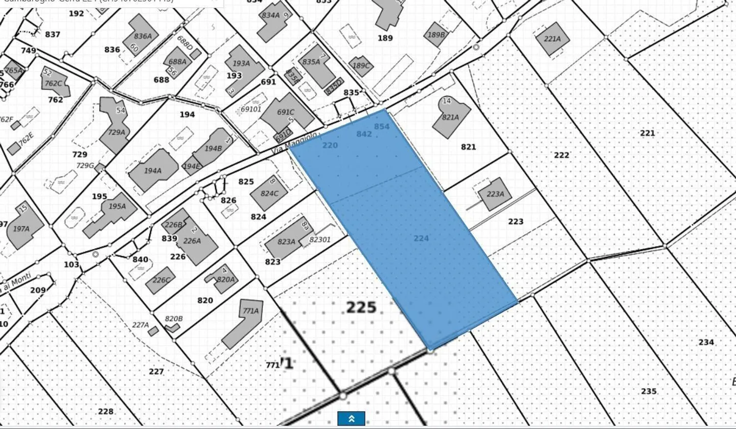 Terreno edificabile di 891 m2 zona R2 con 2226 m2 bosco con vista lago - Foto 5 di 6