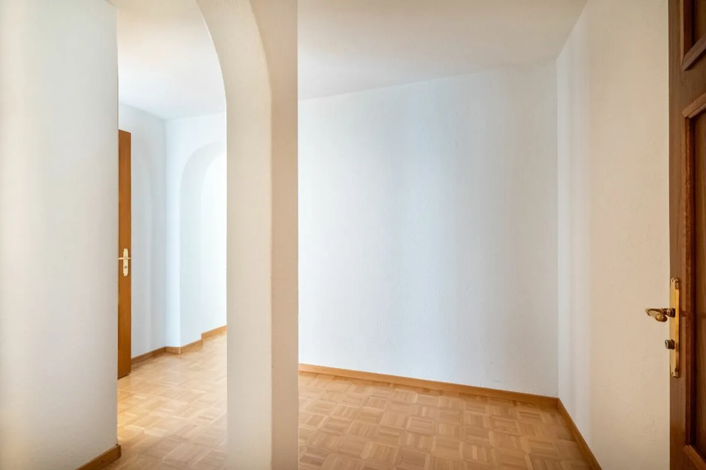 Appartement exclusif de 4,5 pièces dans un emplacement privilégié et calme à La Punt Chamues-ch - Photo 6 sur 21