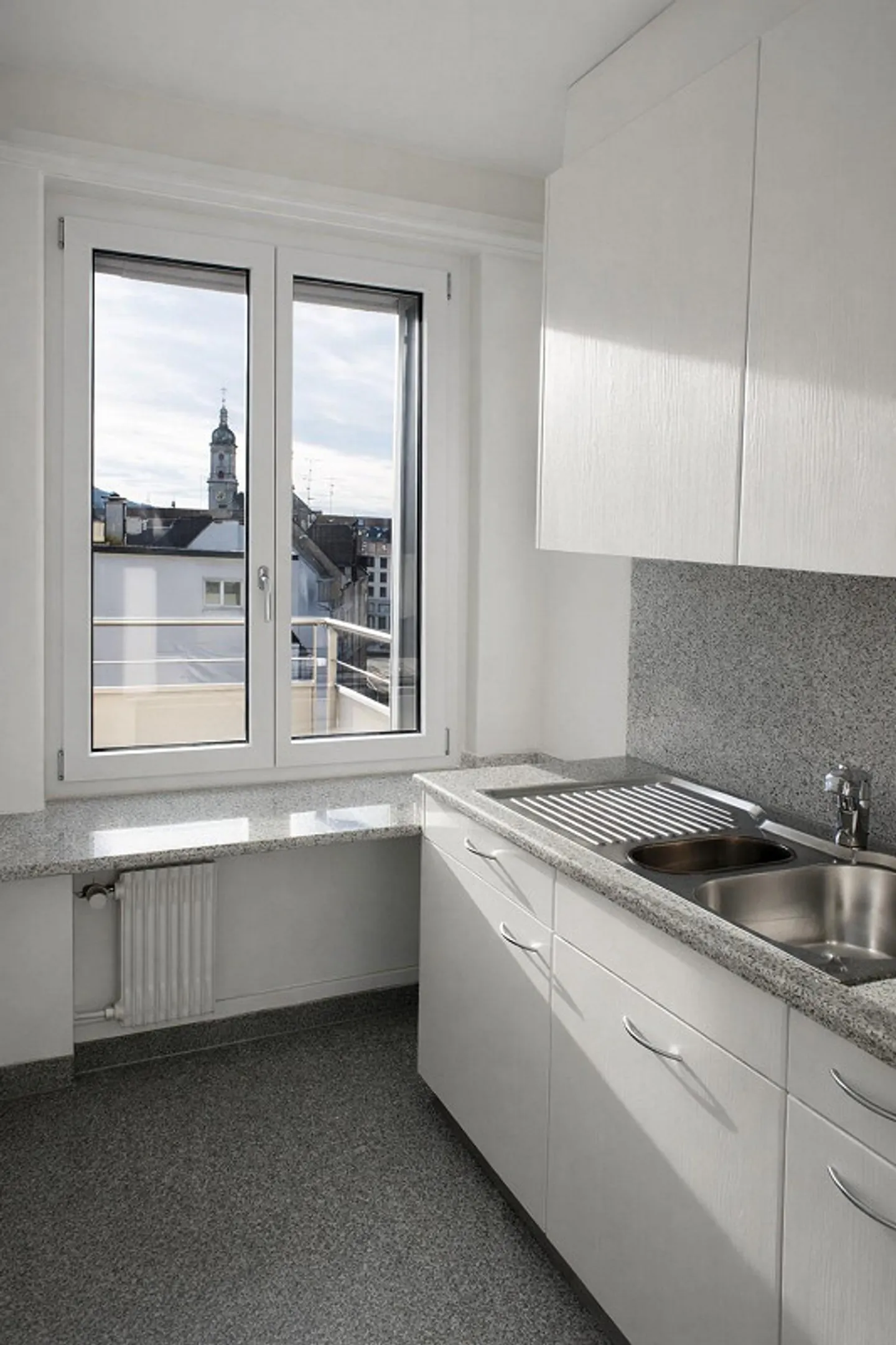 Charmante Wohnung mit Balkon - Foto 2 von 6