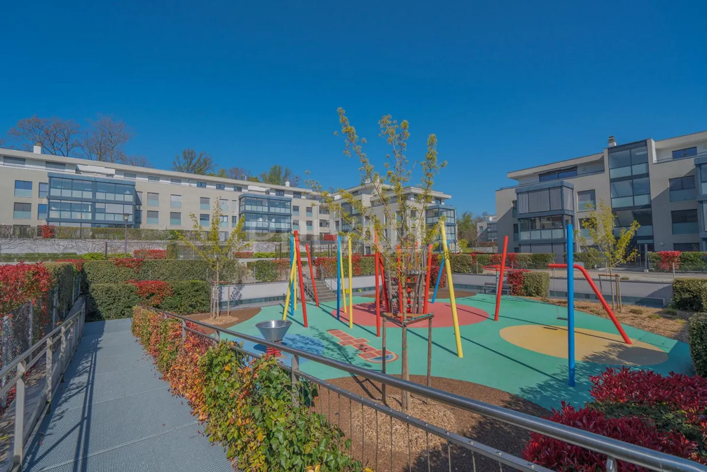 Bell'appartamento di 6,5 locali al piano terra con giardino di 130 m2 - Foto 1 di 3
