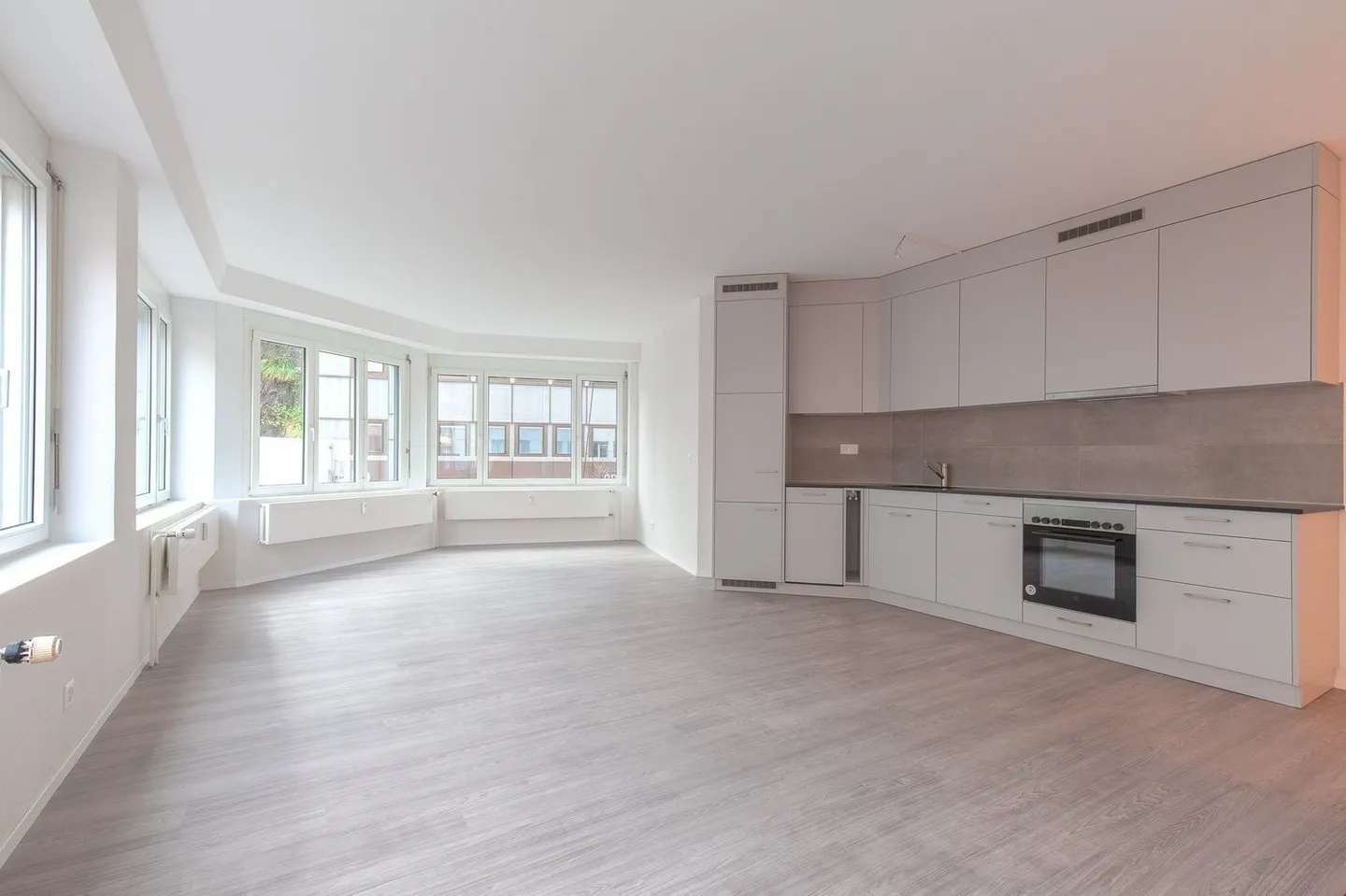 Appartement accessible aux fauteuils roulants de 2,5 pièces dans le centre-ville - Photo 2 sur 8