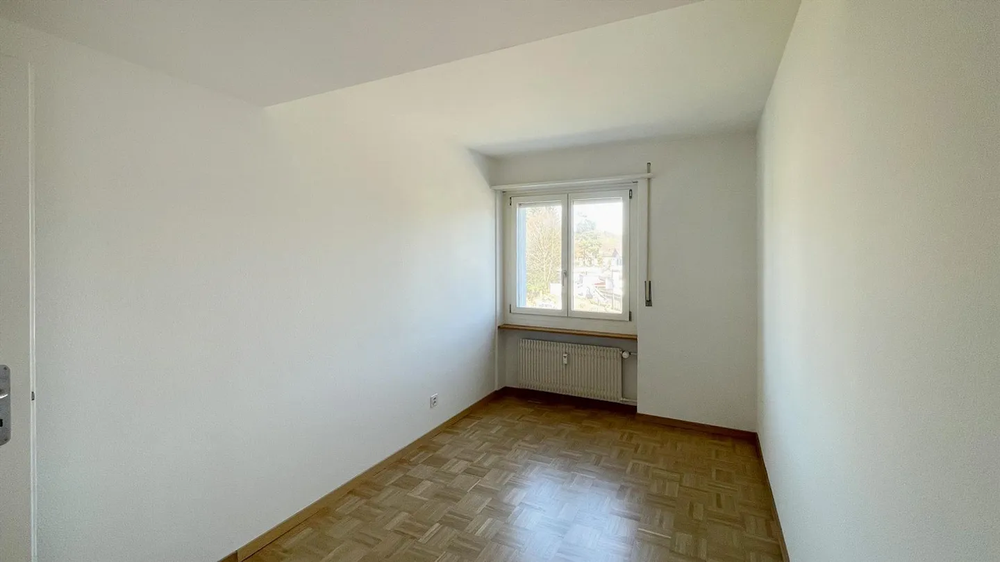 Light-Filled 4.5-Room Apartment - Photo 7 of 13