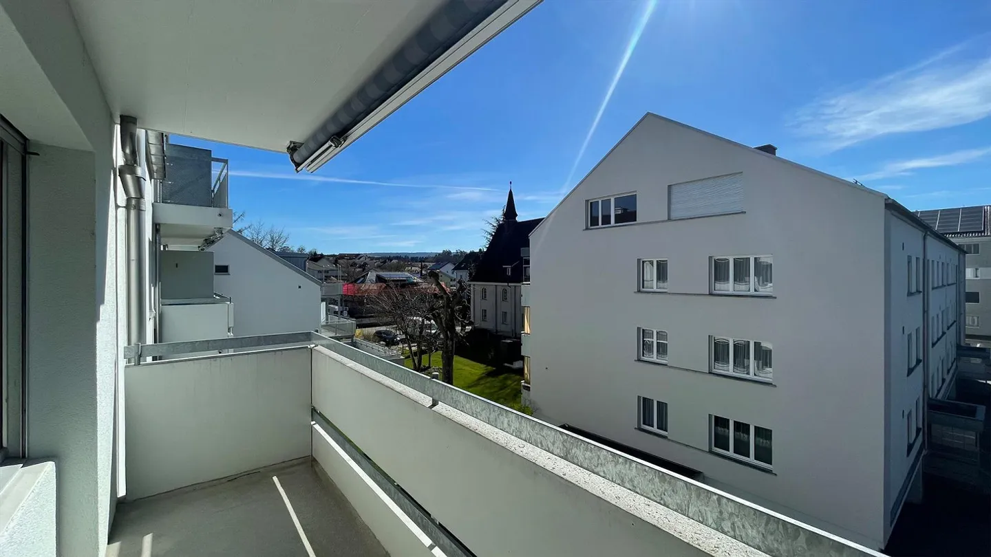 Light-Filled 4.5-Room Apartment - Photo 11 of 13