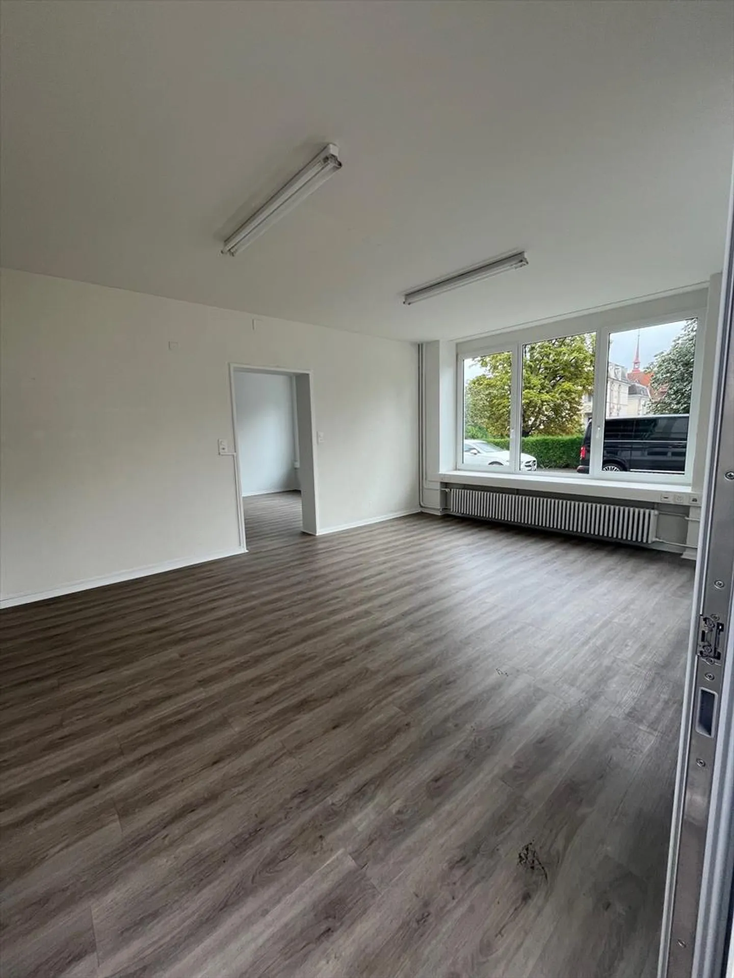 Bright Office Space near Enge Station - Photo 2 of 6