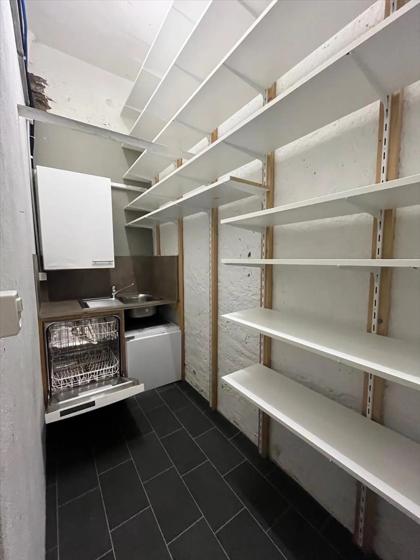 Bright Office Space near Enge Station - Photo 5 of 6