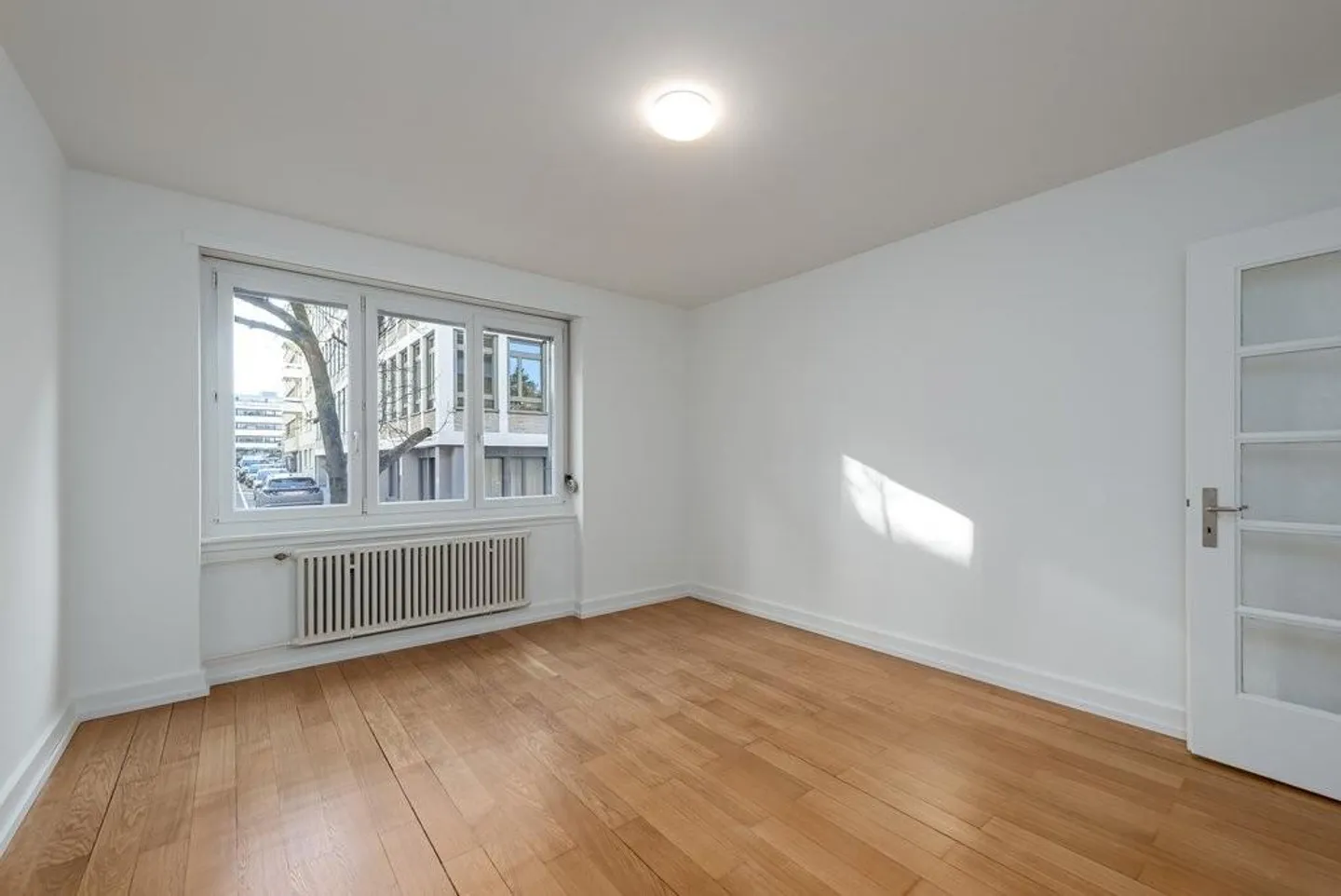 Behind the Opera House, Zurich District 8, Seefeld - Photo 9 of 10