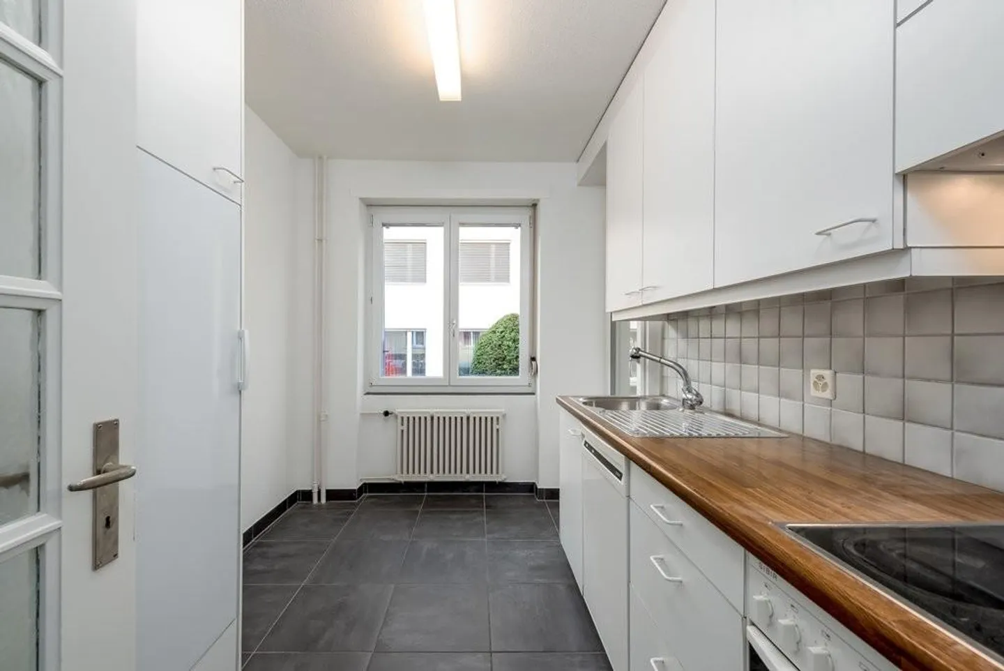 Behind the Opera House, Zurich District 8, Seefeld - Photo 6 of 10