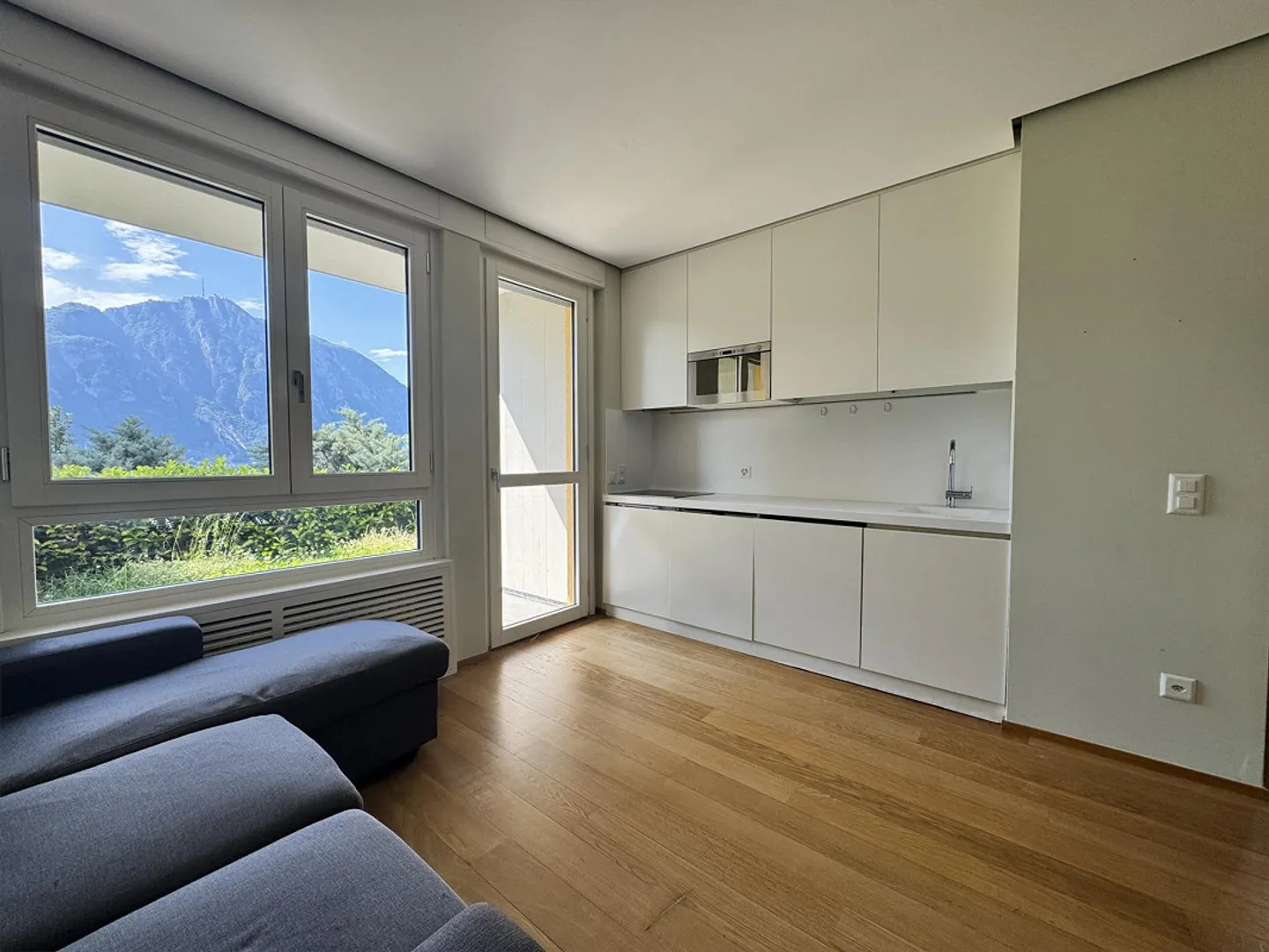 À louer appartement 2,5 pièces avec jardin, piscine et vue sur le lac à Bissone - Photo 1 sur 9