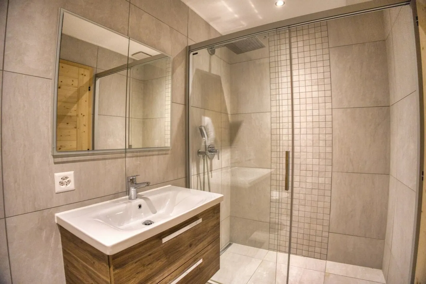Luxury 3.5-room apartment with panoramic terrace - Foto 10 von 12