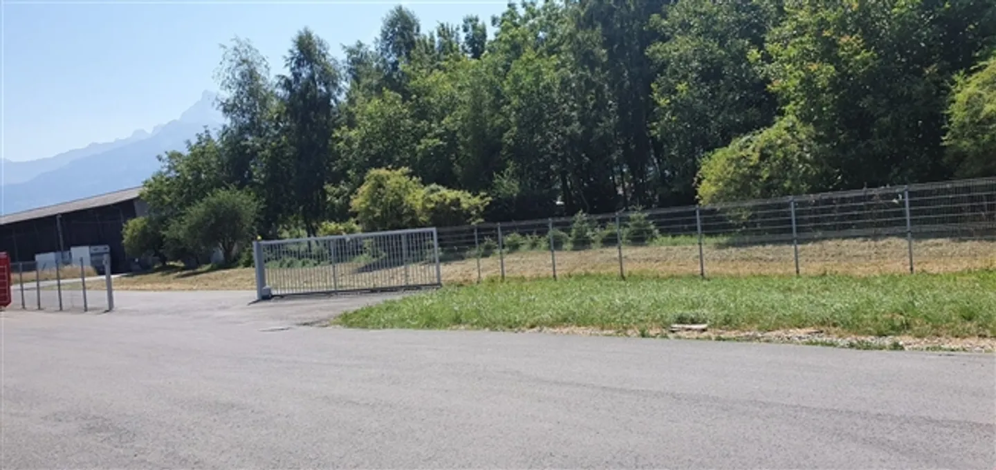 Apartment - Photo 2 of 9