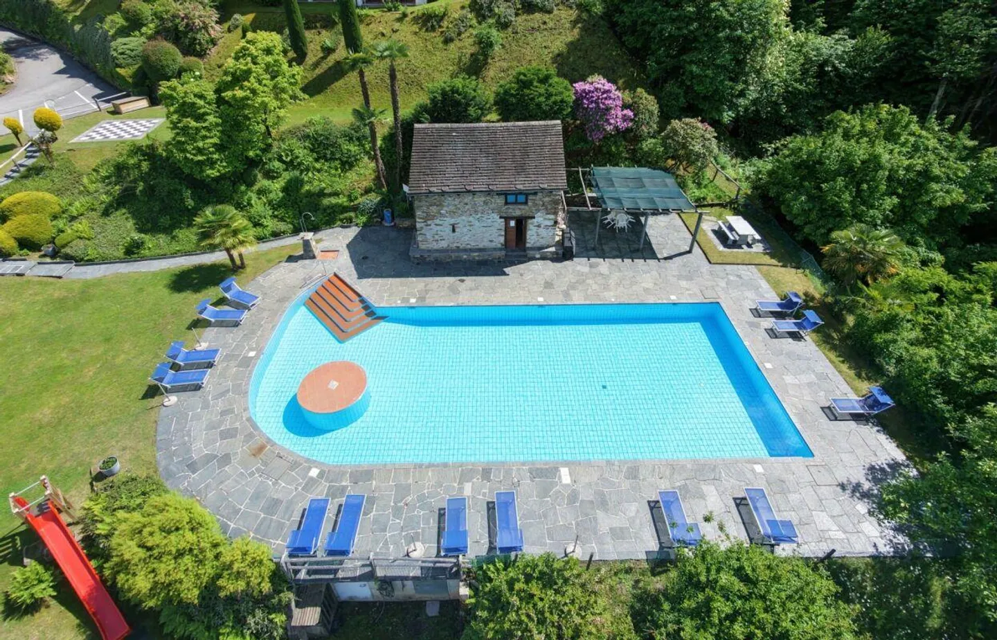 Appartamento per le vacanze con piscina - Foto 2 di 9