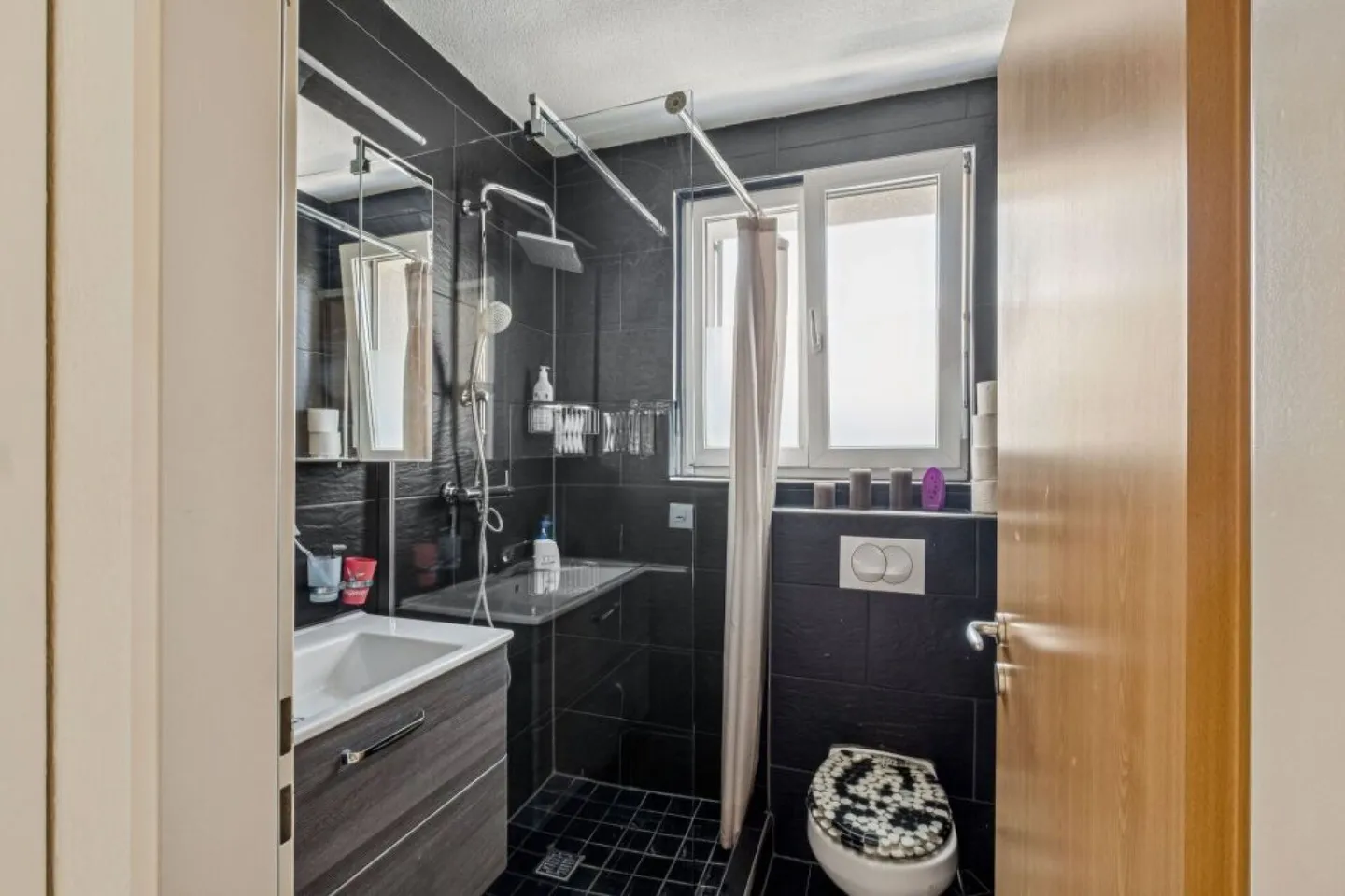 Geräumiges Familienhaus mit Potenzial - Foto 13 von 14