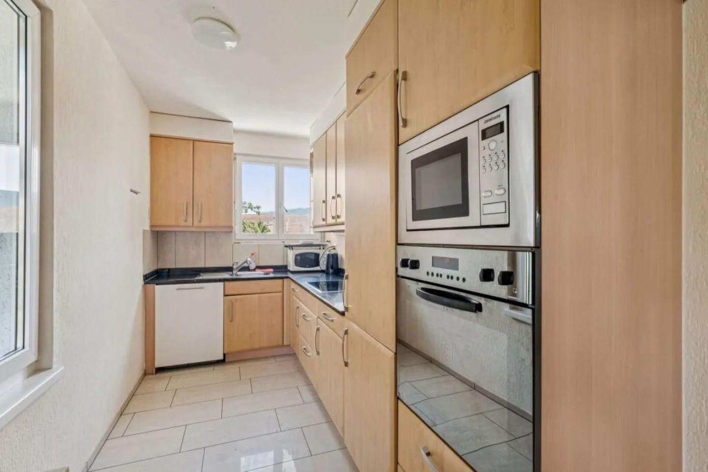 Geräumiges Familienhaus mit Potenzial - Foto 3 von 14