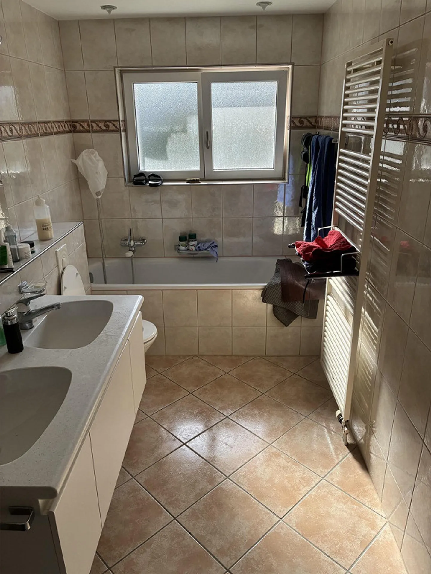 Appartamento luminoso e amichevole con 4 stanze a 3 min. dalla stazione cerca un nuovo inquilino - Foto 4 di 6