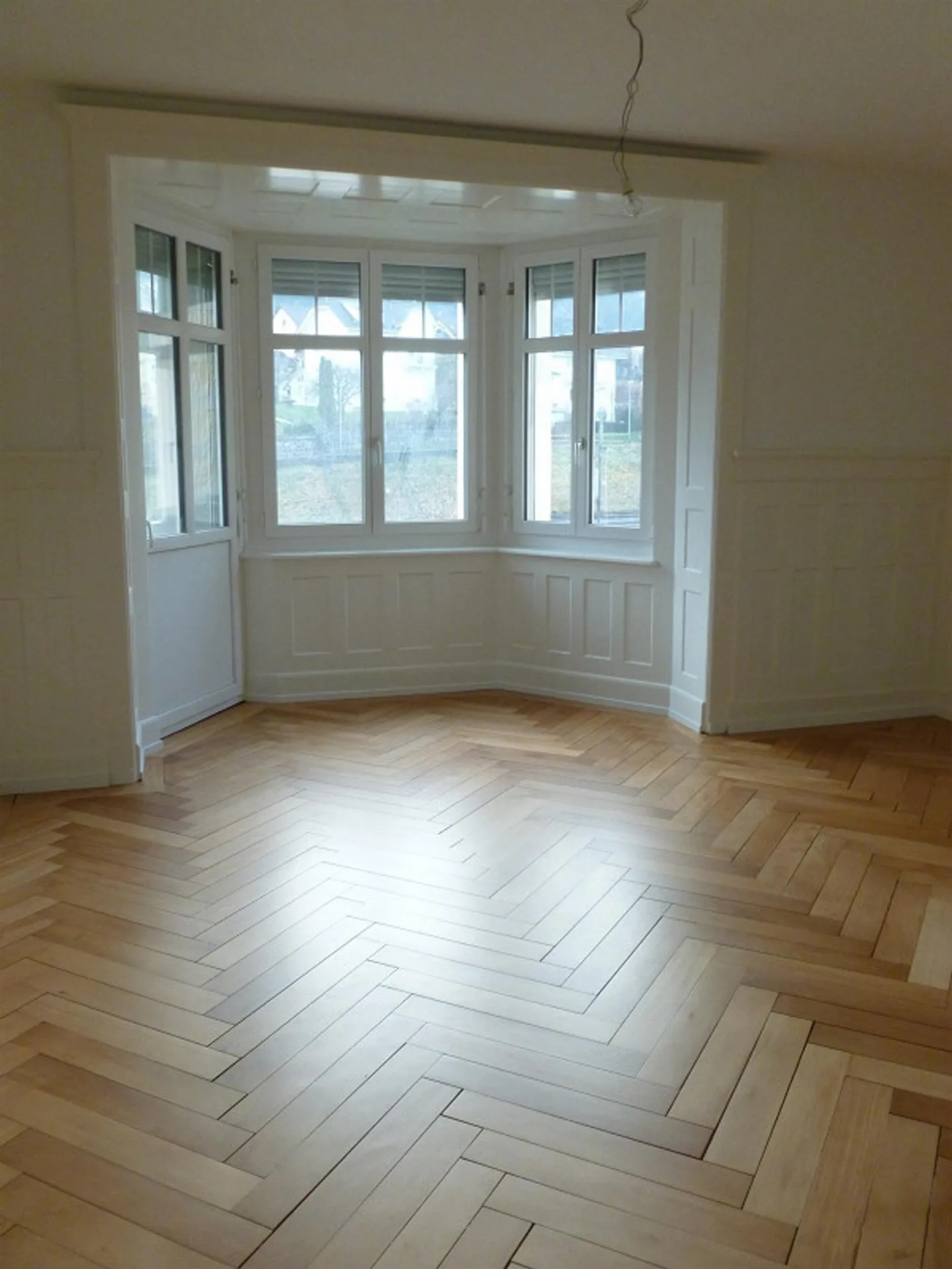 Ampio appartamento di quattro stanze - Foto 1 di 8