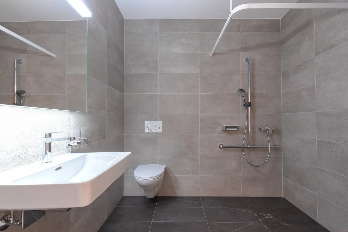 Appartement accessible aux fauteuils roulants de 2,5 pièces dans le centre-ville - Photo 7 sur 8