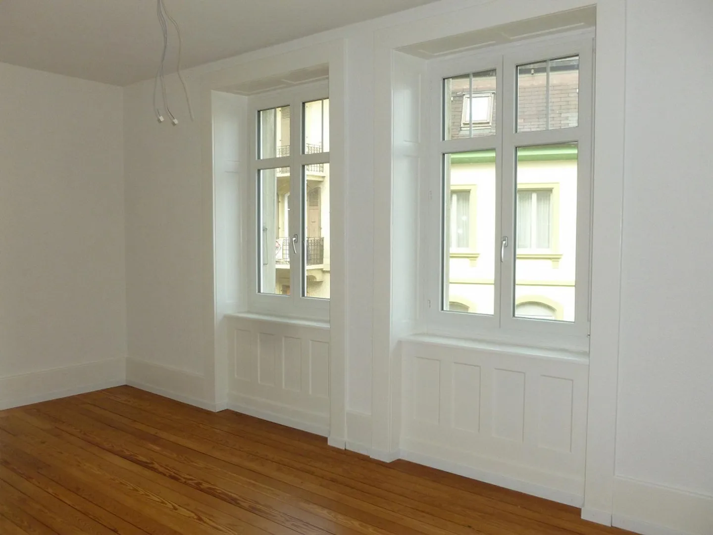 Ampio appartamento di quattro stanze - Foto 4 di 8