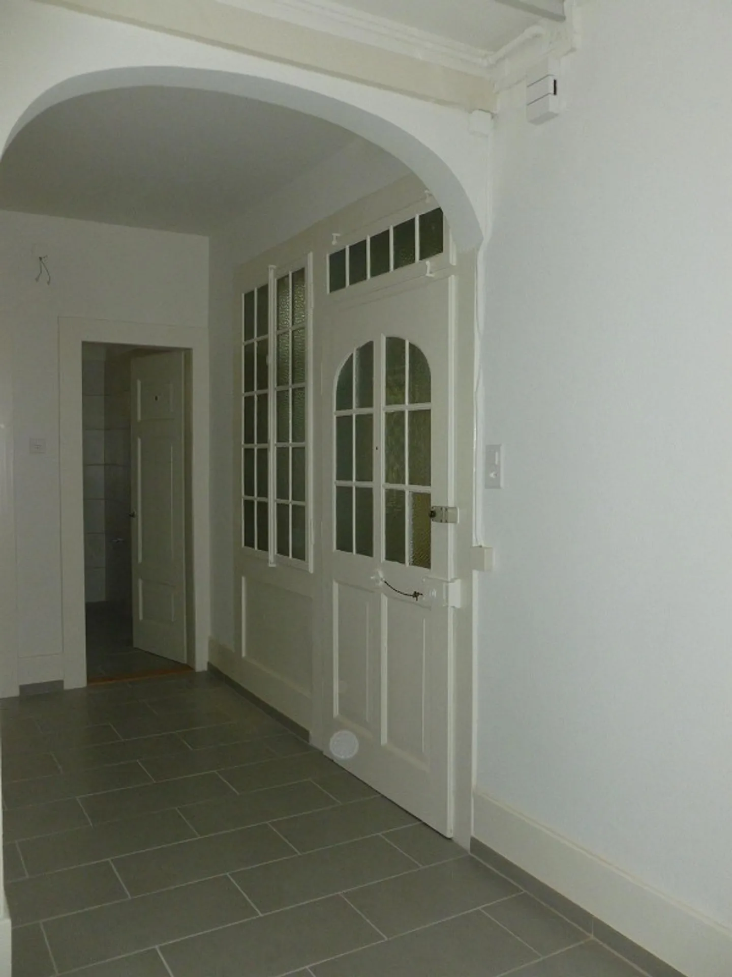 Ampio appartamento di quattro stanze - Foto 5 di 8