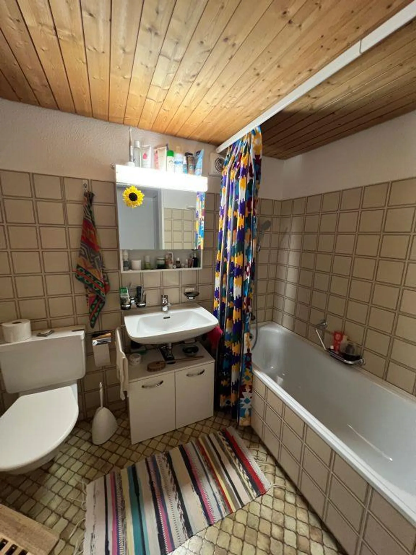 Apartment seeks single! - Photo 7 of 11