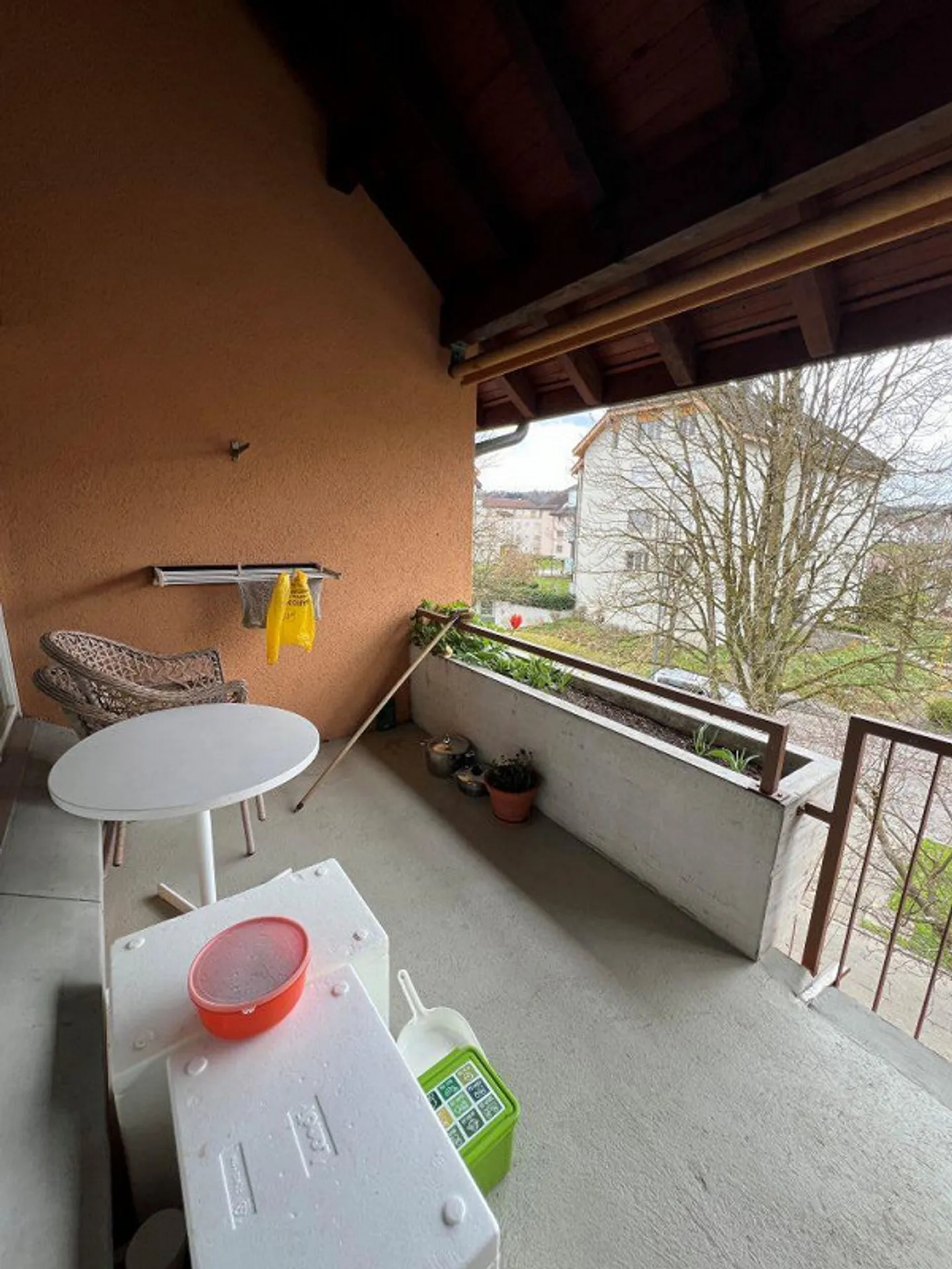 Apartment seeks single! - Photo 8 of 11