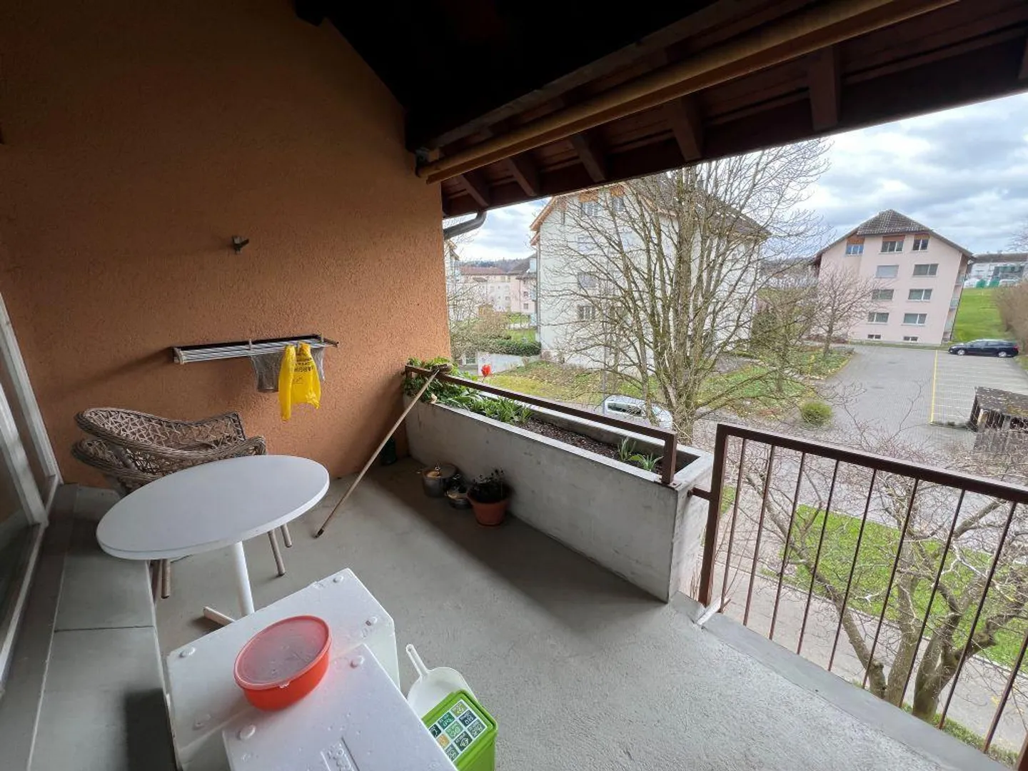 Apartment seeks single! - Photo 9 of 11