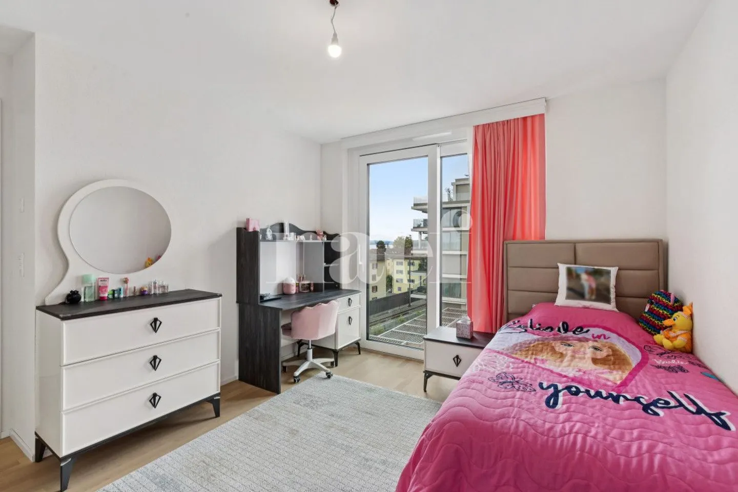 Spacious Apartment in the Heart of Bellavista - Photo 5 of 12