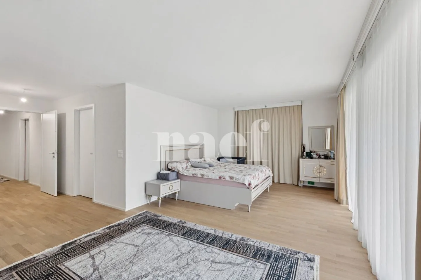 Spacious Apartment in the Heart of Bellavista - Photo 10 of 12