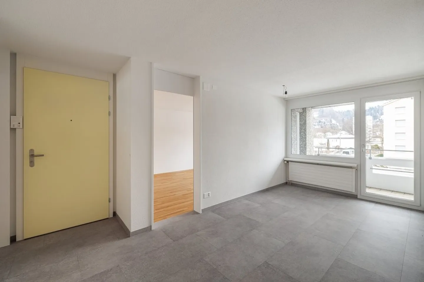 Charming 3.5-Room Apartment - Photo 2 of 10