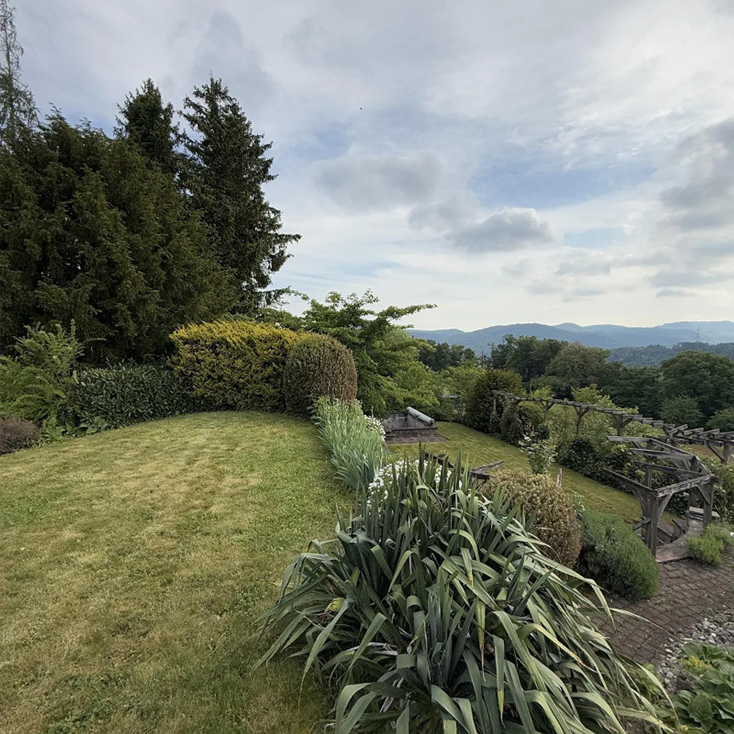 Building plot in Seltisberg with breathtaking views. - Photo 3 of 3