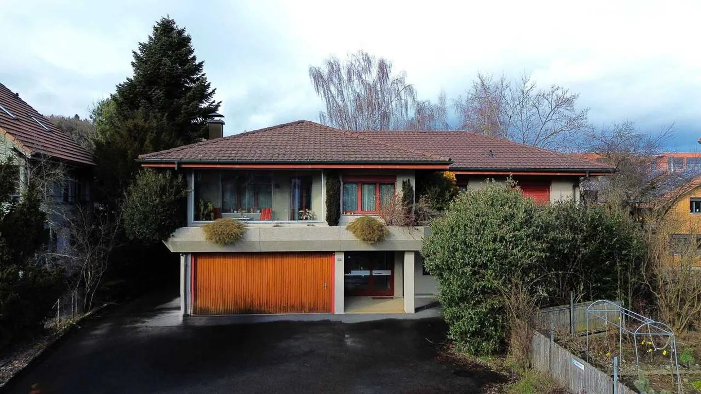 Wohnen, Arbeiten, Entwickeln: Wohn- und Geschäftshaus mit Baulandreserve - Photo 1 sur 13